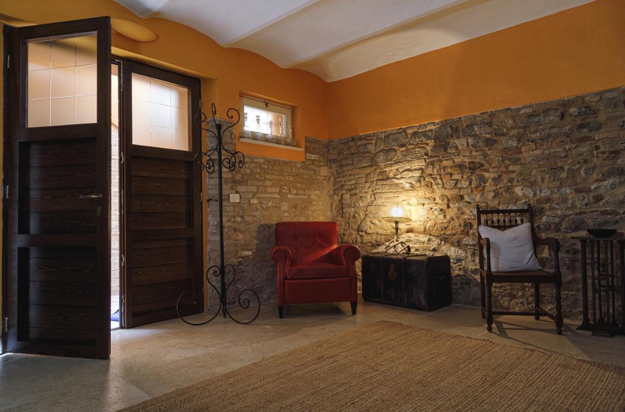 مبيت وإفطار سان سيفيرينو ماركي Il Cortile Segreto المظهر الخارجي الصورة