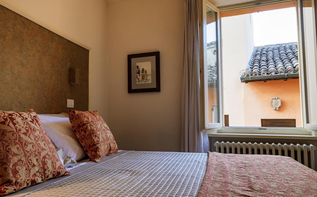مبيت وإفطار سان سيفيرينو ماركي Il Cortile Segreto المظهر الخارجي الصورة